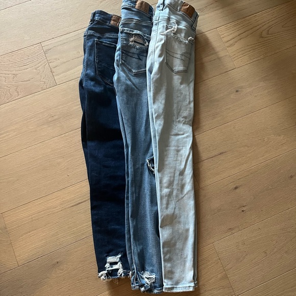 3 pairs American Eagle 000 jeans - Picture 3 of 3